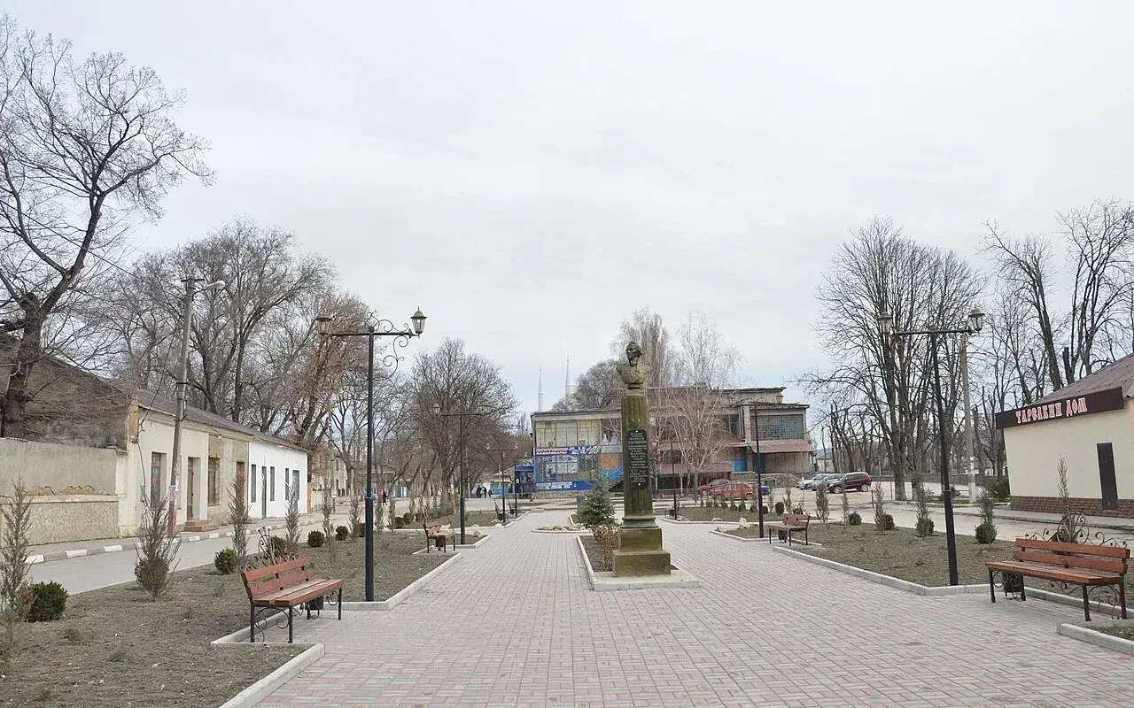 Пешеходная улица Луначарского в Белогорске
